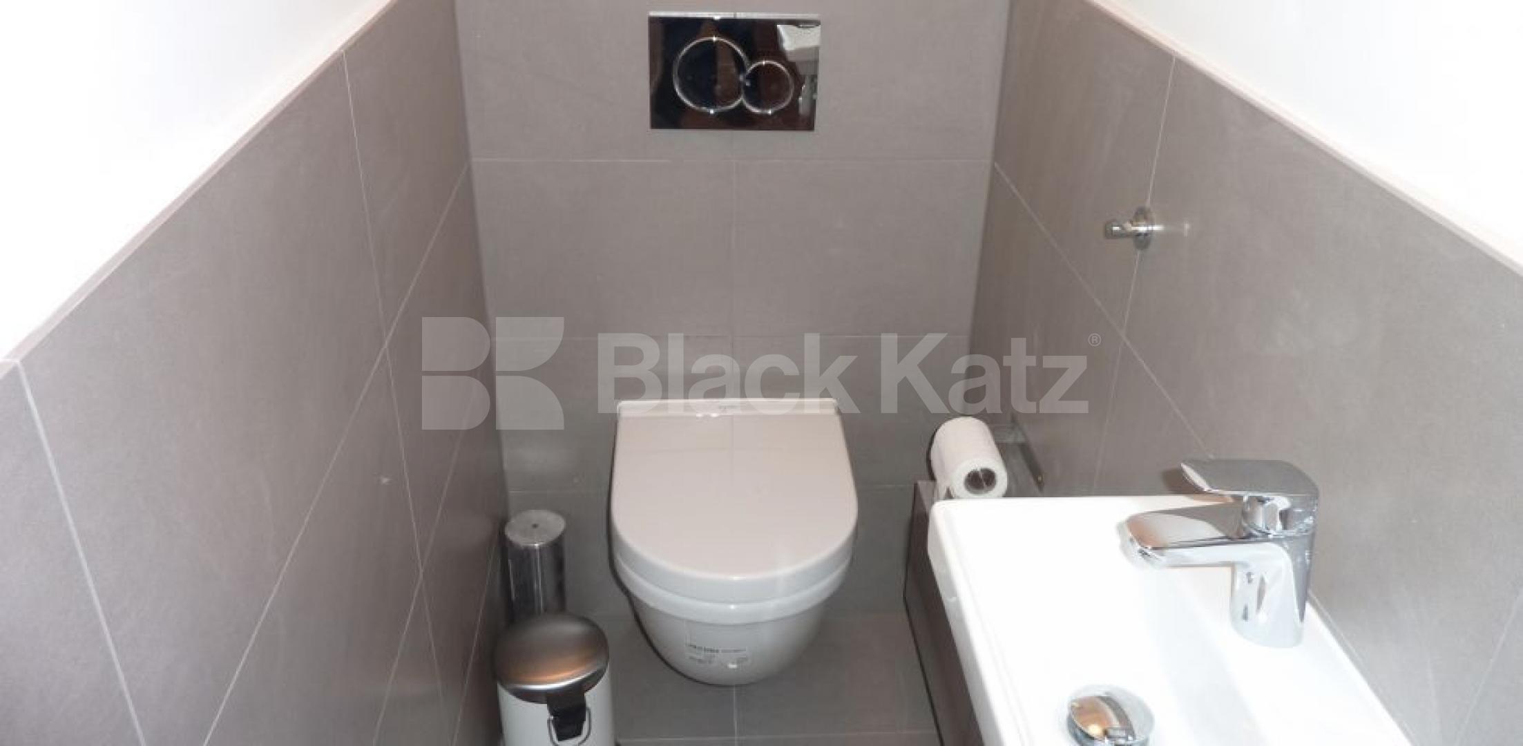 			 NEWLY REFURBISHED 3 BED GOOD FOR 4 SHARERS!, 3 Bedroom, 1 bath, 1 reception Flat			 Harrington Square, CAMDEN/MORNINGTON CRESCENT